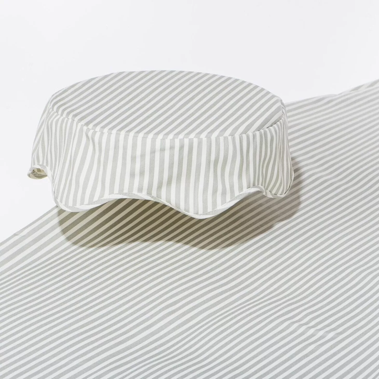 Al Fresco Sun Loungers>Business & Pleasure Co. The Al Fresco Sun Lounger Cover - Lauren'S Sage Stripe