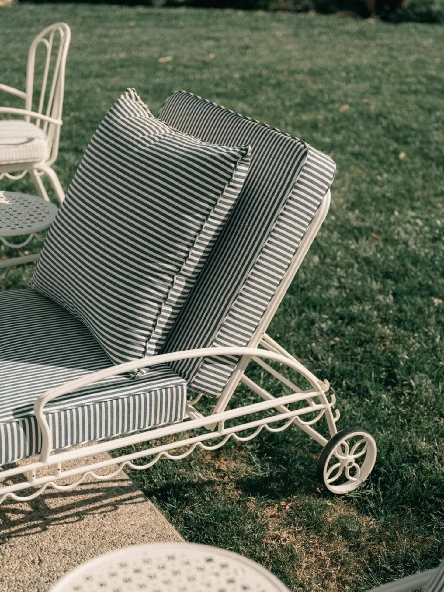 Chair Cushions>Business & Pleasure Co. The Al Fresco Sun Lounger Cushion - Lauren'S Navy Stripe