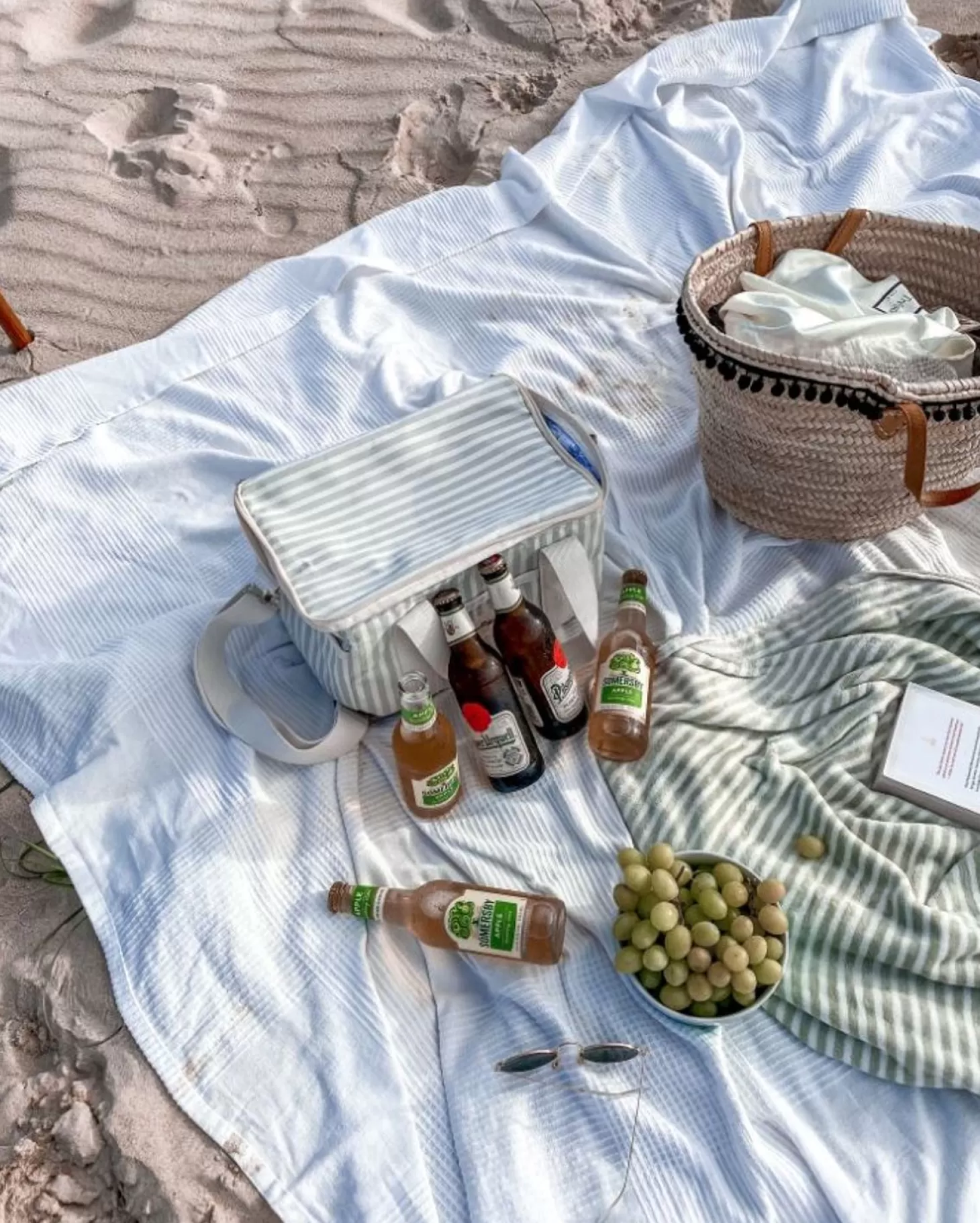 Beach Towels>Business & Pleasure Co. The Beach Towel - Lauren'S Sage Stripe