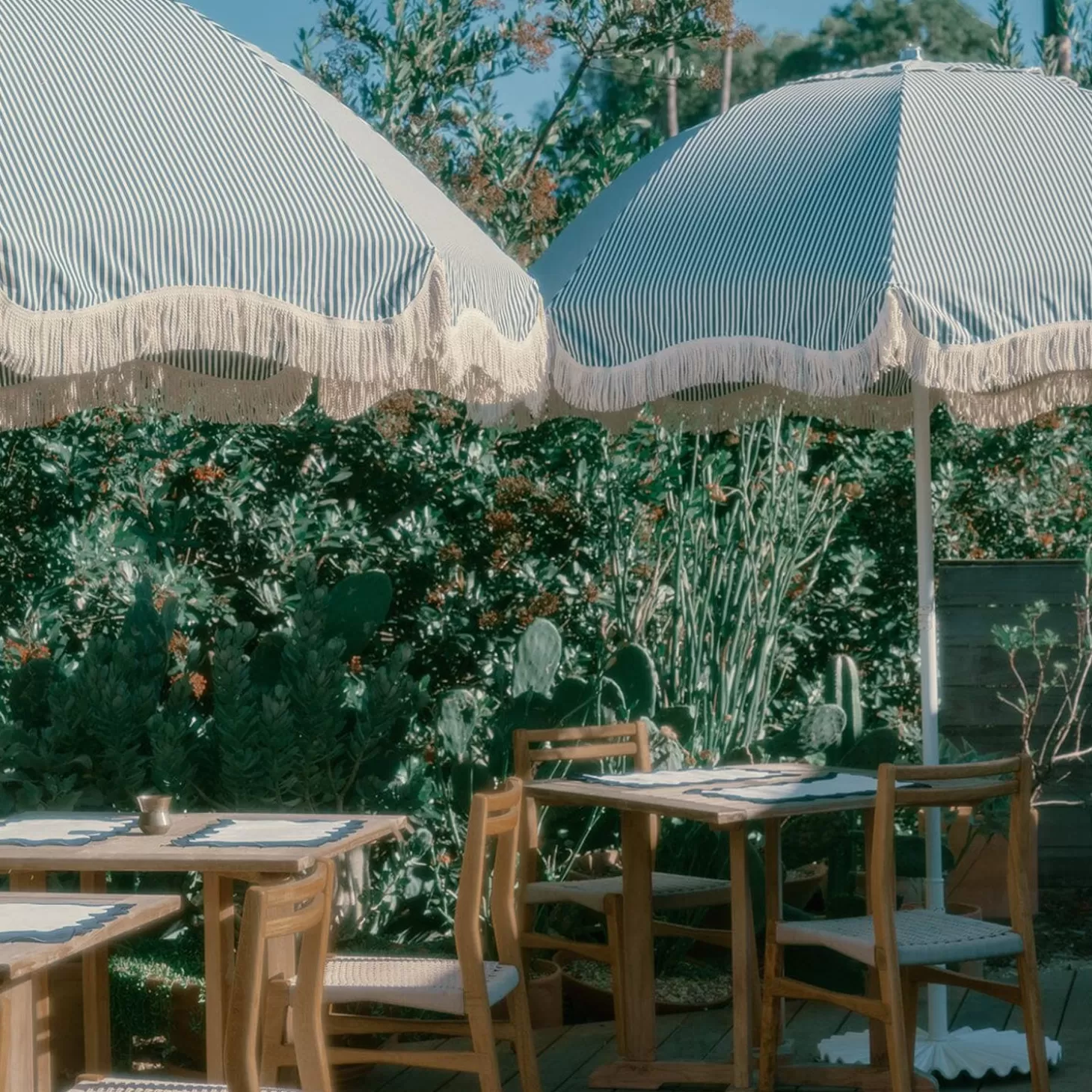 Patio Umbrellas>Business & Pleasure Co. The Patio Umbrella - Lauren'S Navy Stripe